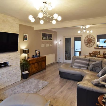 Mikes At Menai - Stylish & Spacious 3 Bed House In Menai Bridge. Экстерьер фото