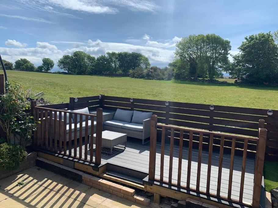 Mikes At Menai - Stylish & Spacious 3 Bed House In Menai Bridge. Экстерьер фото