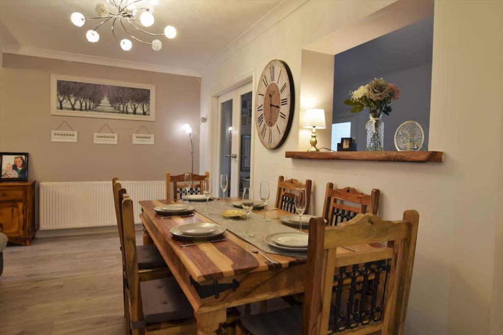 Mikes At Menai - Stylish & Spacious 3 Bed House In Menai Bridge. Экстерьер фото