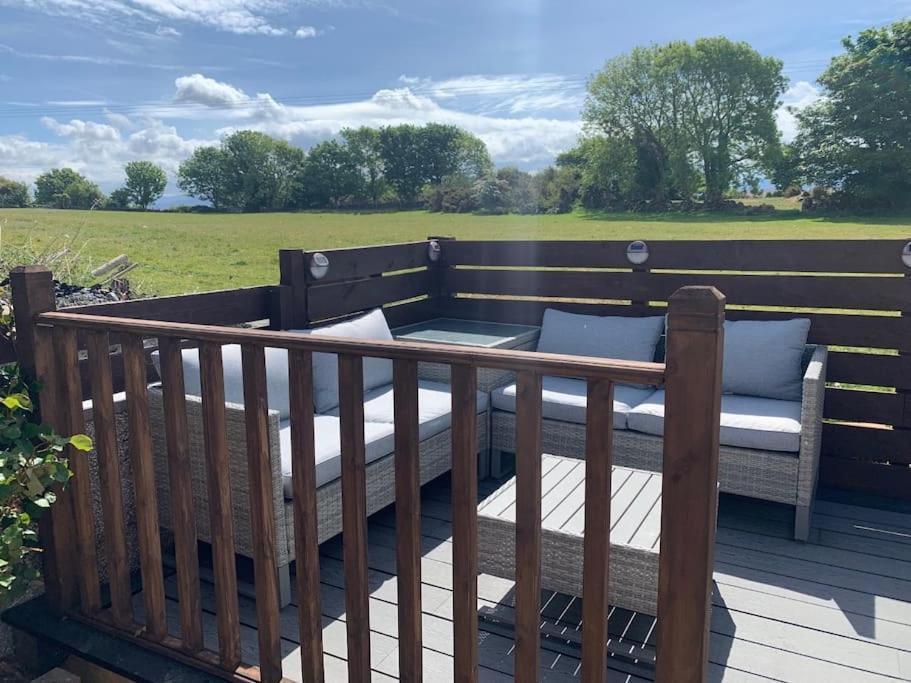 Mikes At Menai - Stylish & Spacious 3 Bed House In Menai Bridge. Экстерьер фото